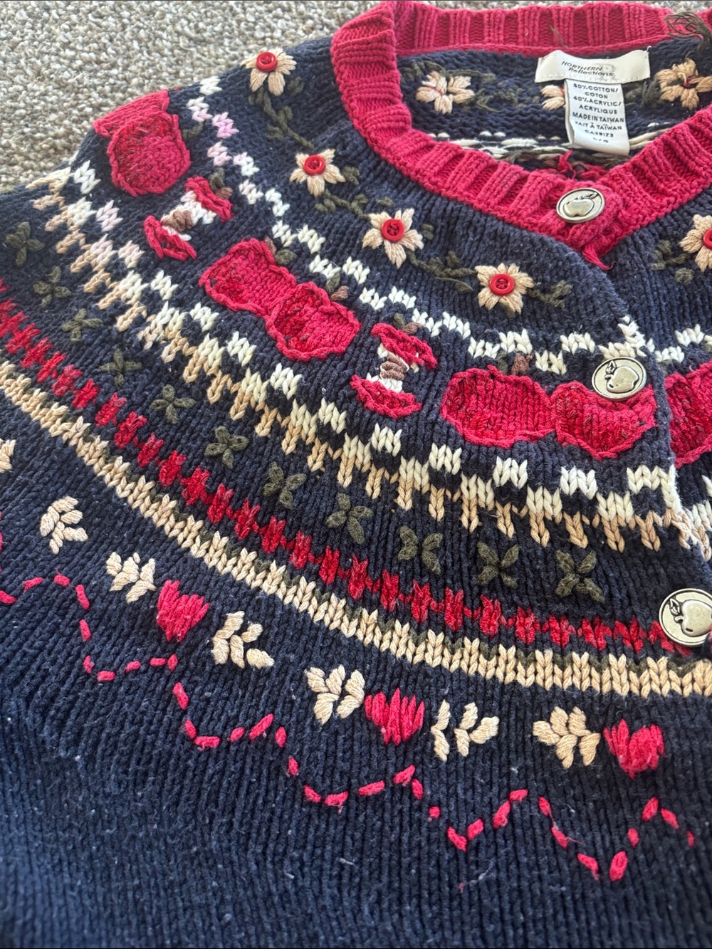 Vintage Northern Reflections Knit Cardigan with apple details - Picture 3 of 7